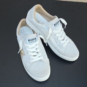Vintage Cream Star Sneakers